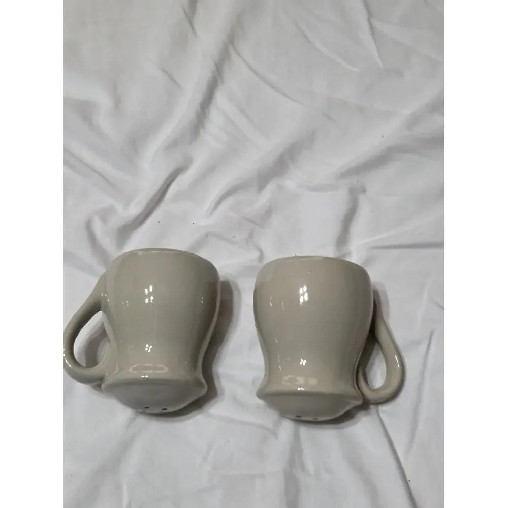 Vtg Hermitage Pottery Farmhouse Salt & Pepper Shakers